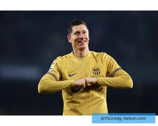 楚阿梅尼战术适应表现稳健，逐渐成为球队中场核心。